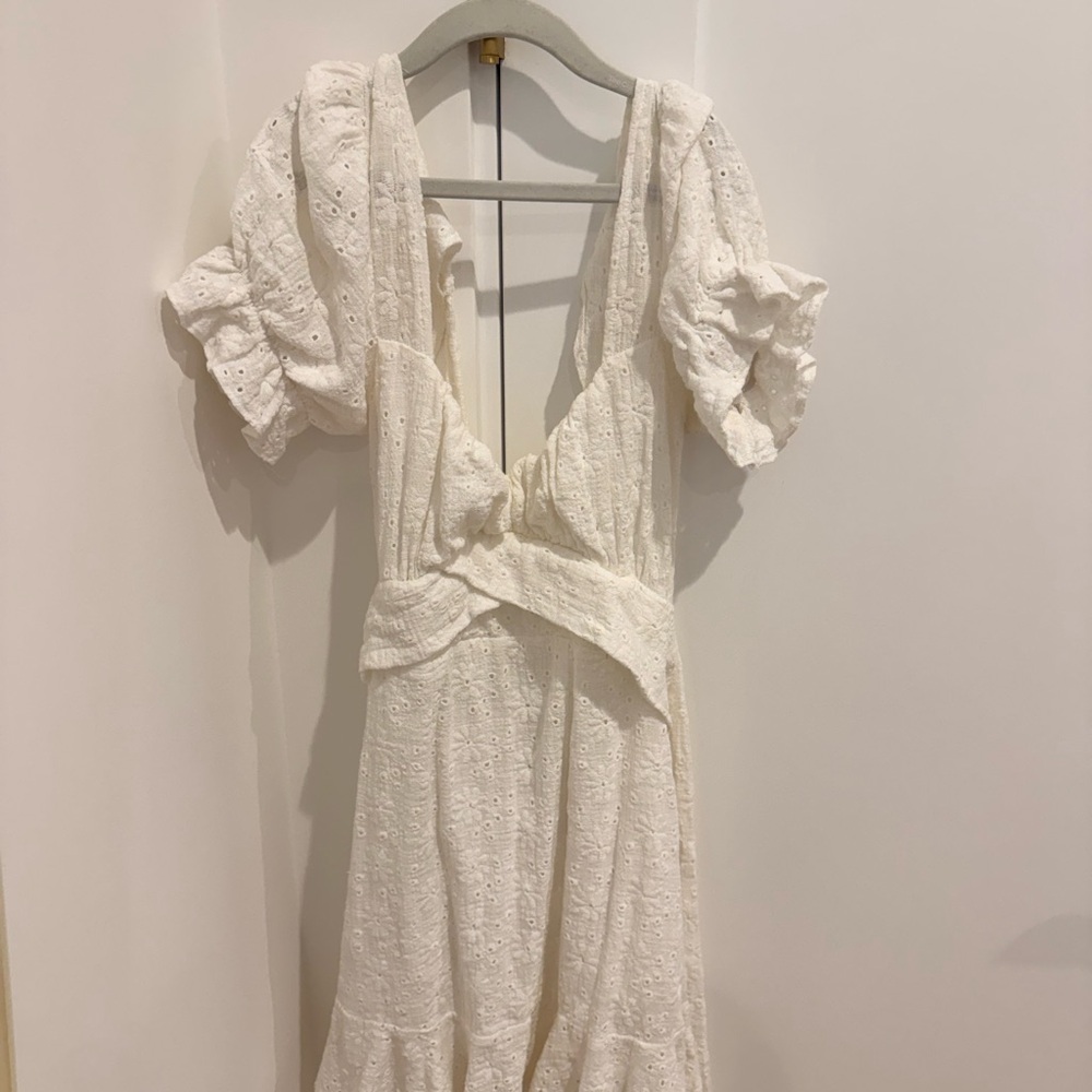 Chic Backless White Eyelet Dress